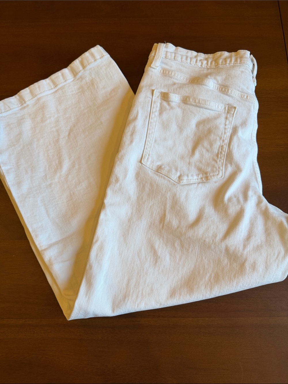 Gap Women’s High Rise Stride Ankle White Jeans